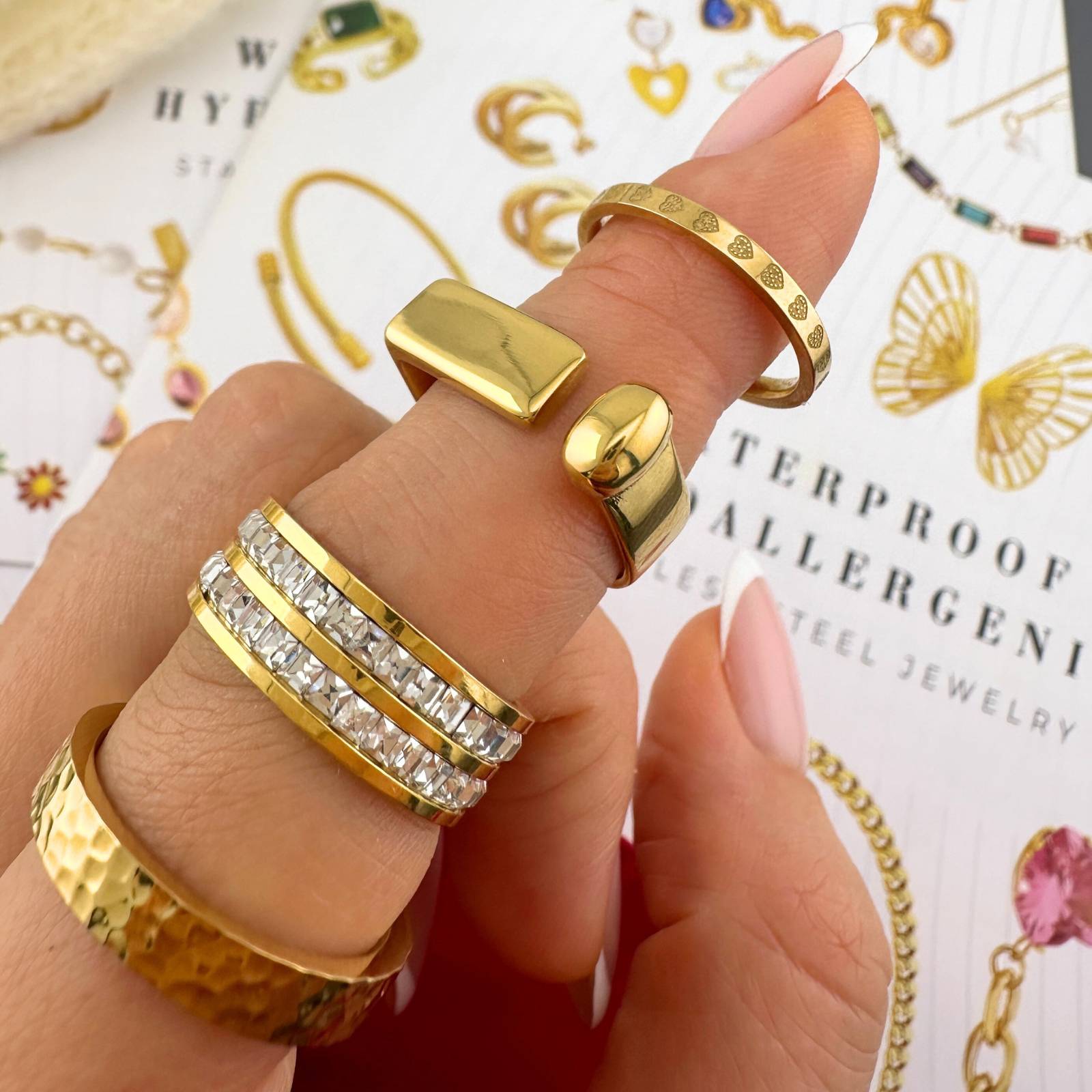 Bague en Acier Inoxydable Plaqué Or 18K avec Zircone Cubique, Double Rang de Cristaux, Taille 8, Étanche et Hypoallergénique