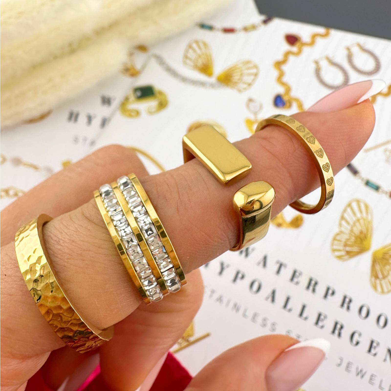 Bague en Acier Inoxydable Plaqué Or 18K avec Zircone Cubique, Double Rang de Cristaux, Taille 8, Étanche et Hypoallergénique