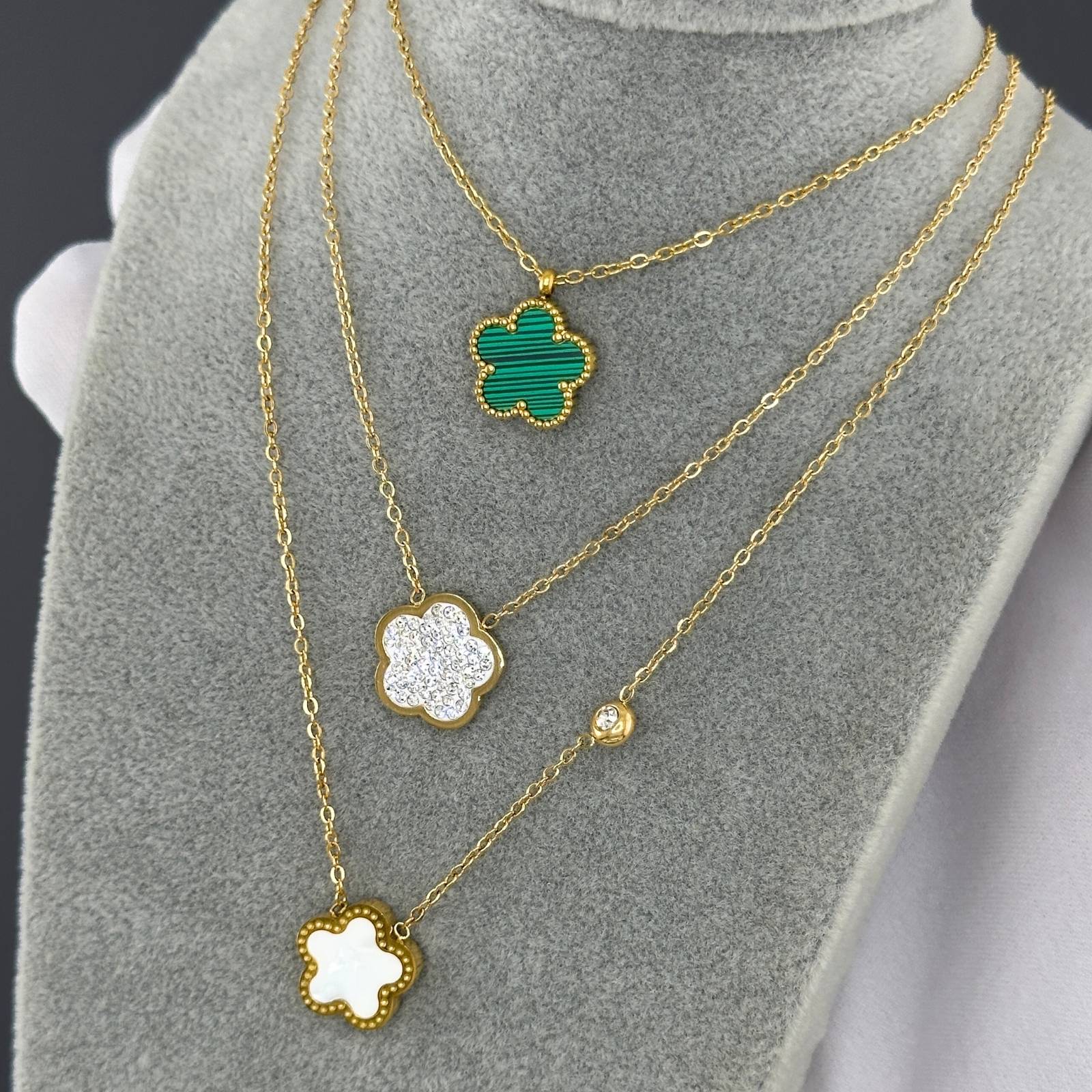 Collier Fleur MaRab, Acier Inoxydable Plaqué Or 18K, Pendentif Trèfle, Étanche Hypoallergénique, Chaîne 41cm avec Extension 5cm
