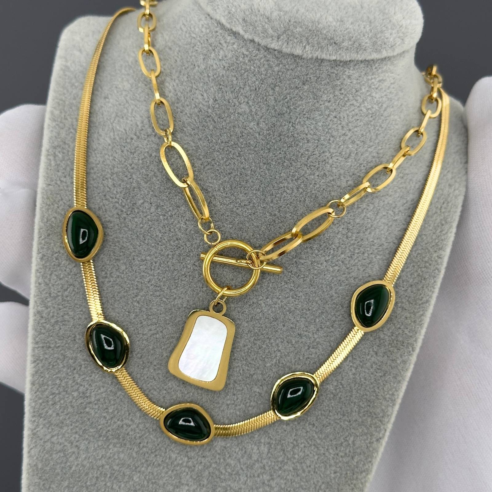 Élégance Intemporelle : Collier Plaqué Or 18K en Acier Inoxydabl