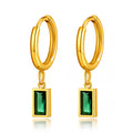 Boucles d'oreilles créoles en acier inoxydable plaqué or 18K avec zircone cubique verte, dimensions 2,5 x 1,5 cm. Imperméables et hypoallergéniques pour un confort optimal au quotidien.
