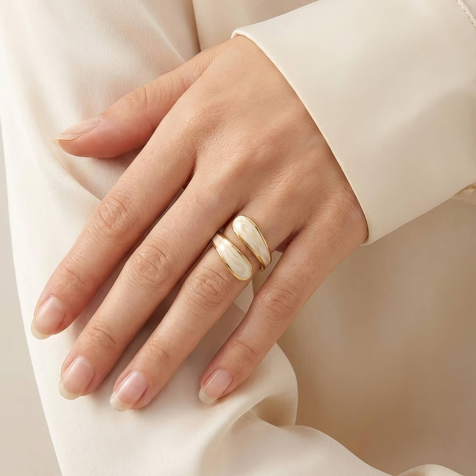 Bague en Acier Inoxydable Plaqué Or 18K avec Émail, Ajustable, Étanche, Hypoallergénique, sans Ternissement